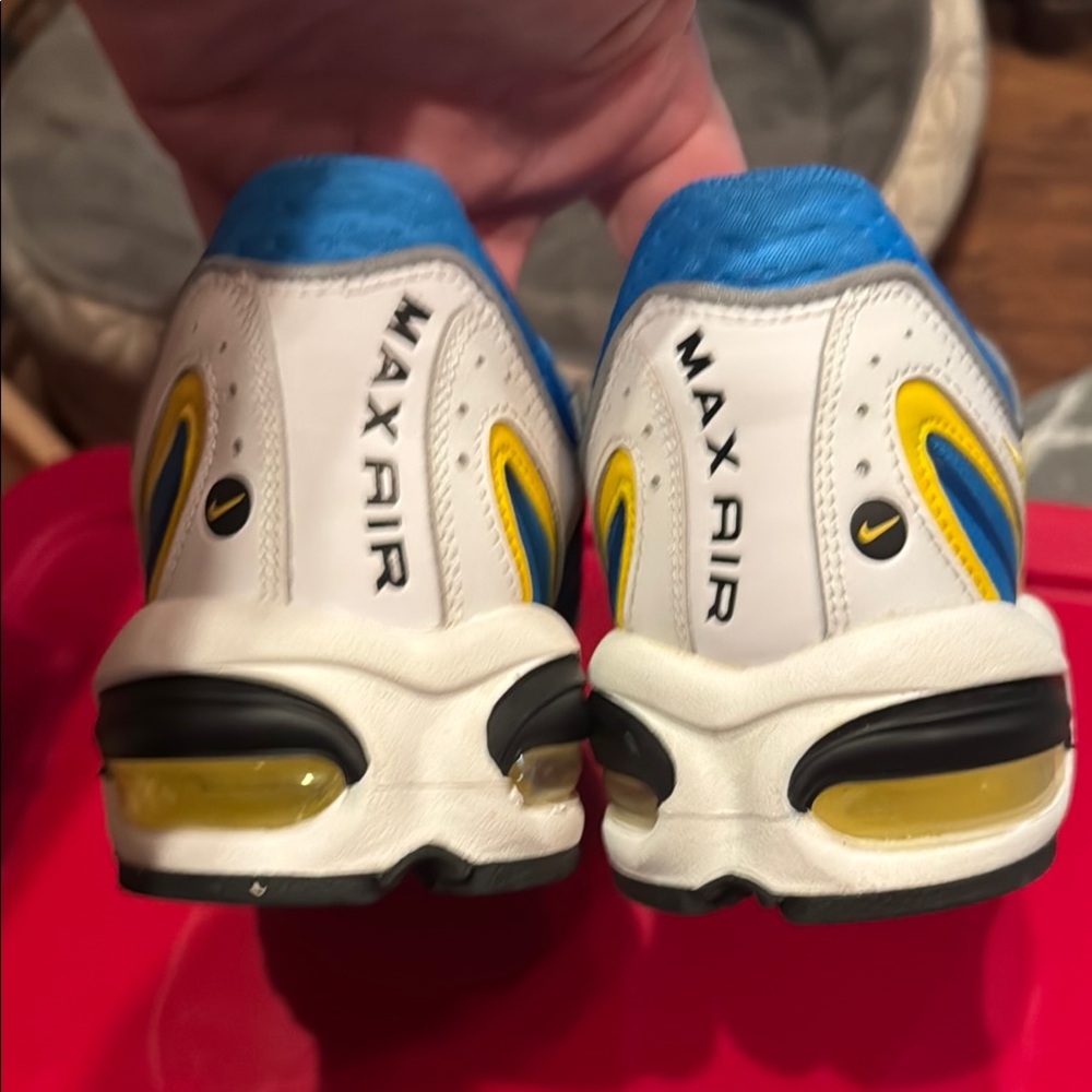 Nike Blue and Yellow Athletic Shoes with Air Max Tailwind Design - Picture 4 of 6
